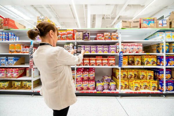 Exploring the Benefits of Image Recognition for Retail 1 reapp2